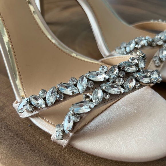 Badgley Mischka jeweled strappy heels size 8 EUC - Picture 2 of 6